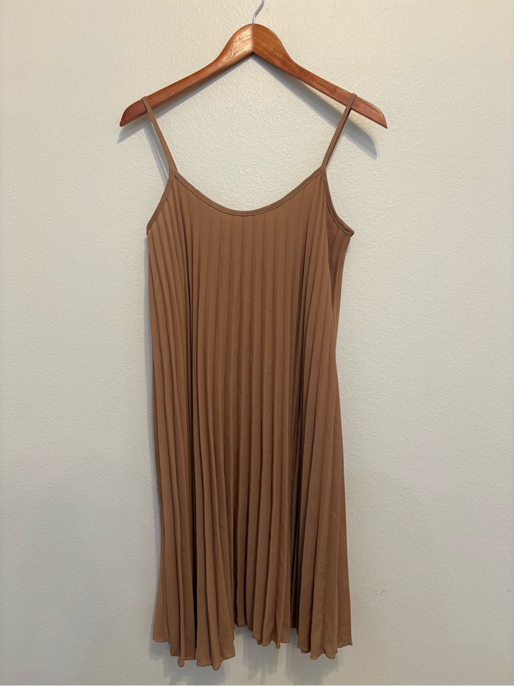 Ultimate 90s indie-sleaze mocha slip dress 🤎☕️✨